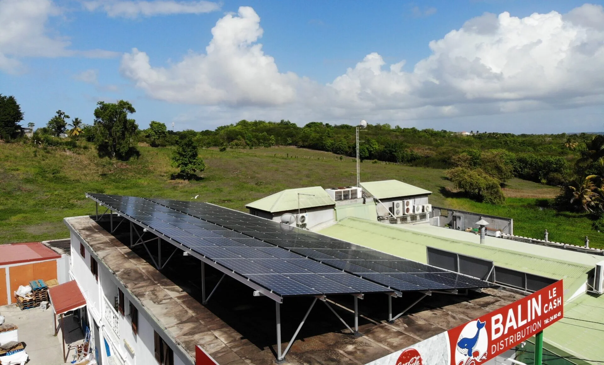 Zero export and EV charging of a supermarket in Guadeloupe