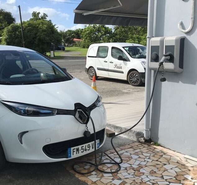 Zero export and EV charging of a supermarket in Guadeloupe 2