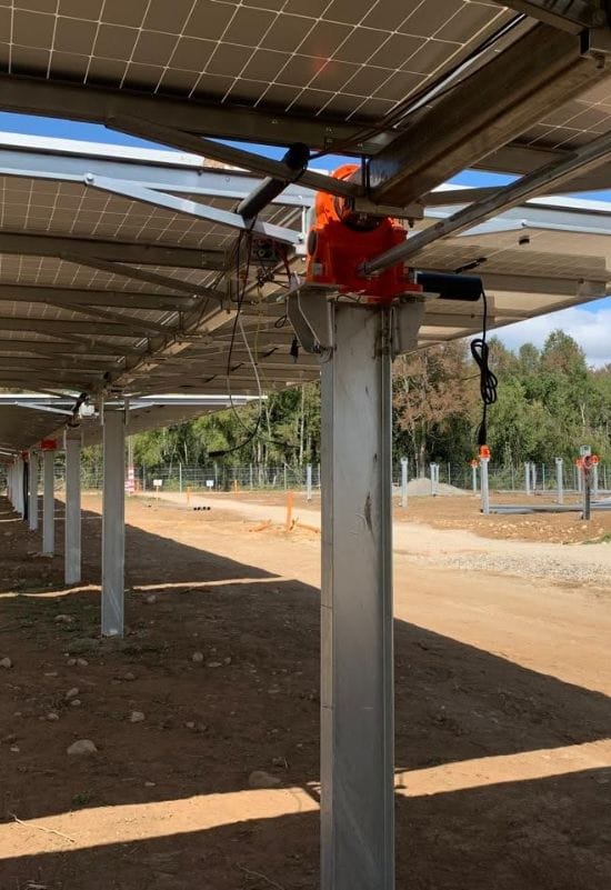 A view of the Panguipulli Power Plant in Chile, featuring Elum Energy’s export control system installation, with visible control panels and electrical infrastructure in an outdoor setting.